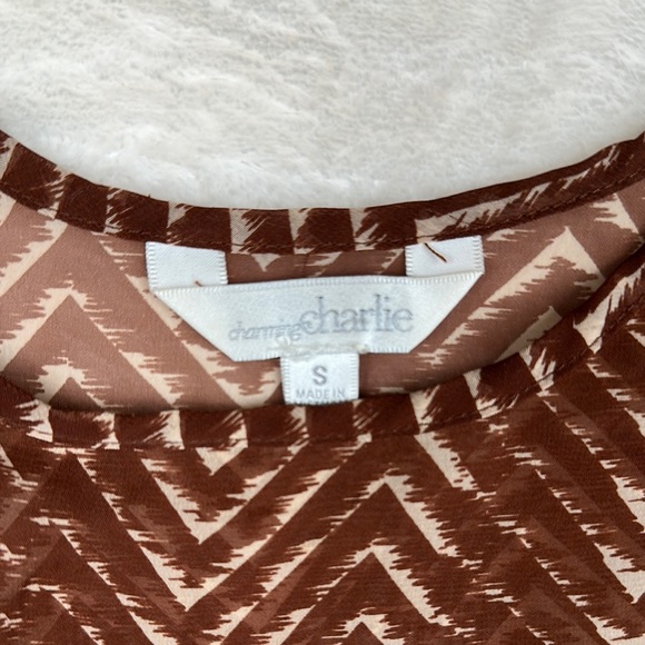 Charming Charlie Fitted Brown and White Chevron Blouse - Picture 2 of 5